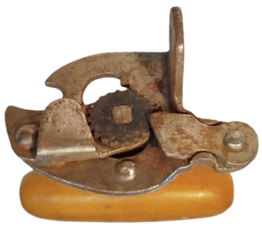 KONSERVE ACACAGI TENEKE KAPAGA BATIRILIP MEKANİK OLARAK CEVRİLİR