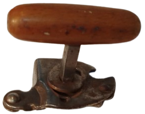 KONSERVE ACACAGI TENEKE KAPAGA BATIRILIP MEKANİK OLARAK CEVRİLİR