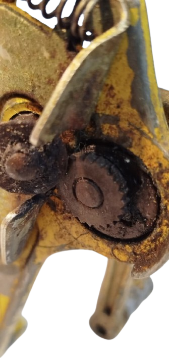 AYAKLI METAL SERİ KONSERVE ACACAGI TENEKE KAPAGA BATIRILIP MEKANİK OLARAK CEVRİLİR