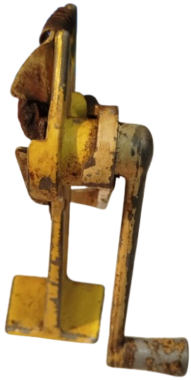 AYAKLI METAL SERİ KONSERVE ACACAGI TENEKE KAPAGA BATIRILIP MEKANİK OLARAK CEVRİLİR