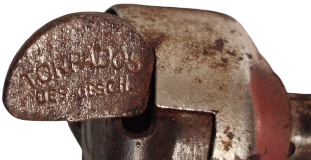  KONSERVE ACACAGI TENEKE KAPAGA BATIRILIP MEKANİK OLARAK EL İLE  CEVRİLİR