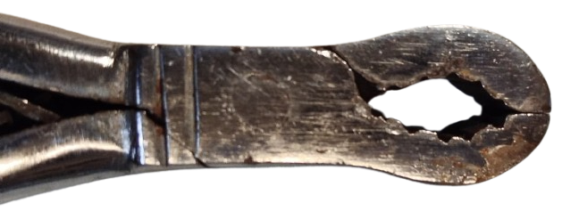 SERT KABUK  CEKİRDEK FISTIK KIRICI KİLİT SİTEMLİ ORTASI YAYLI 