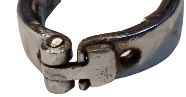 SERT KABUK  CEKİRDEK FISTIK KIRICI KİLİT SİTEMLİ ORTASI YAYLI 