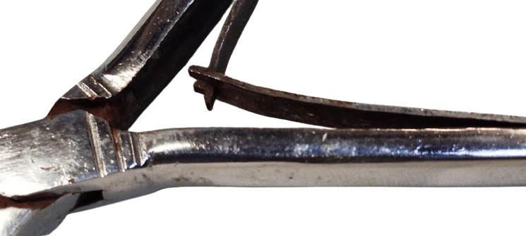 SERT KABUK  CEKİRDEK FISTIK KIRICI KİLİT SİTEMLİ ORTASI YAYLI 