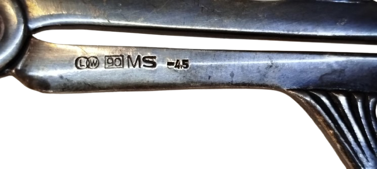 KEK PASTA BÖREK SUNUMUNDA KULLANILAN SERVİS MAŞASI IZGARA MOTİF GÜMÜŞ KAPLAMA 