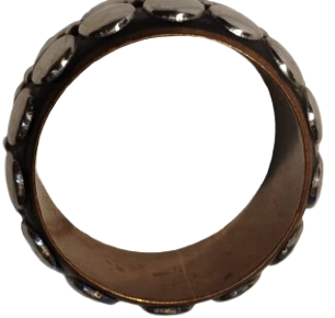  1970 VİNTAGE BİLEZİKPİRİN UZERİ SİHAH ZEMİN UZERİ YUVARLAK PARLAK KABARCIKLAR İSLEME