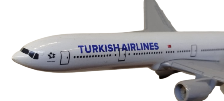 TURKISH AIRLINES GLOBALLY YOURS BOEİNG 777-300 TURK HAVA YOLLARI THY KUSUSUNDA  1/400 MAKET METAL KAİDELİ YOLCU UCAGI