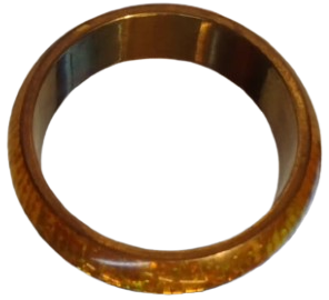 1970 VİNTAGE PİRİN UZERİ SARI PARLAK PULLAR DOSENMİS UZERİ AKRİLİKTEN YAPILMIŞ BİR BANGLE.BİLEZİK