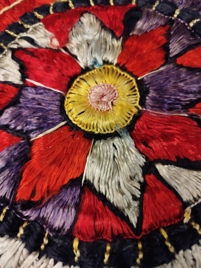 İPEK EL TIG İSİ ORTA GOBEK YUVARLAK BİR COK YERDE KULLANILMAZ UZERE YAPILMIS