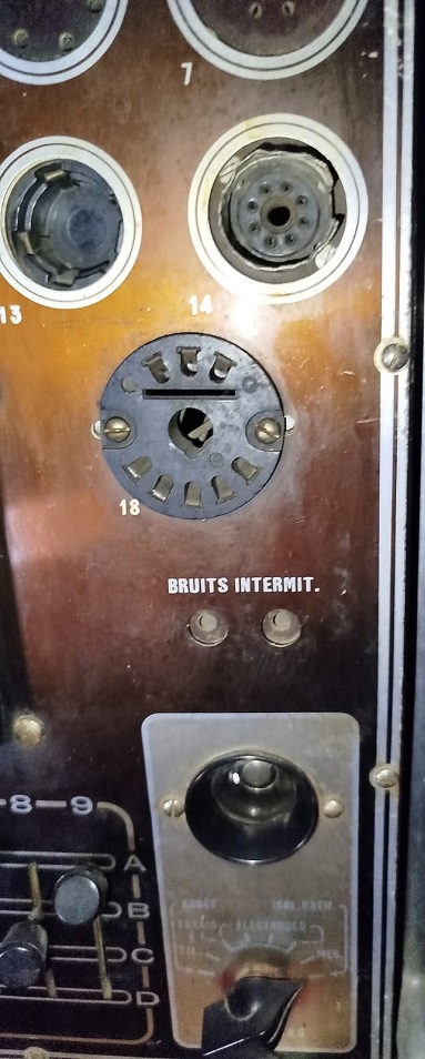 1950 CENTRAD MODEL 751 LAMPEMETRE DE SERVİCE,VAKUM TÜPÜ RADİO TV LAMBA TEST CİHAZI 