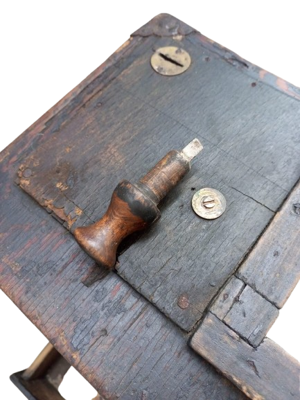 1900 SEYYAR SOKAK SİNEMASI KUTUSU PARA ATINCA SURELİ GOSTERİM VE MUZİKLİ LATERNALI KUTU TAM MUZELİK URUNDUR