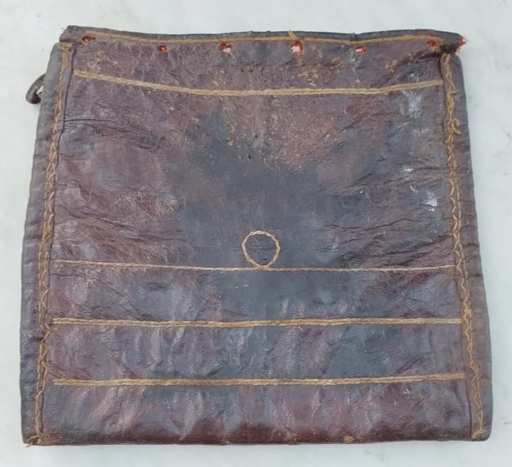 OSMANLI YORUK GOCER COBAN AZIK CANTASI DERİ VE KİLİMDEN HEYBE İCERSİNE YİYECEK KOYULUR EL YAPIM VE KOK BOYA