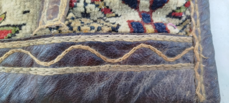 OSMANLI YORUK GOCER COBAN AZIK CANTASI DERİ VE KİLİMDEN HEYBE İCERSİNE YİYECEK KOYULUR EL YAPIM VE KOK BOYA