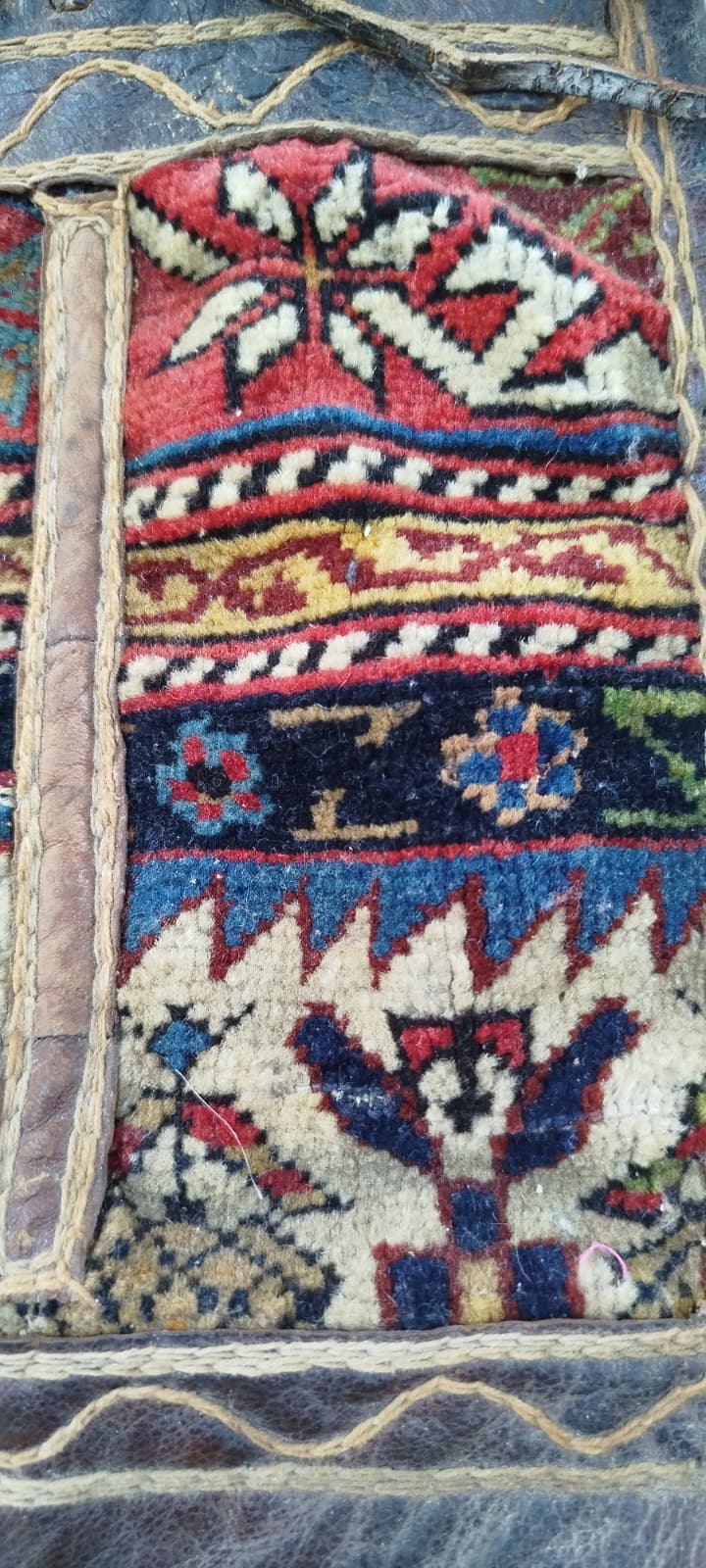 OSMANLI YORUK GOCER COBAN AZIK CANTASI DERİ VE KİLİMDEN HEYBE İCERSİNE YİYECEK KOYULUR EL YAPIM VE KOK BOYA