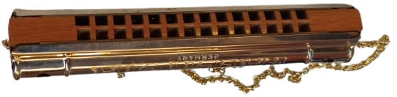 1950 VALENCİA HARMONIKA AHSAP METAL MIZIKA MARKASI UZERİNE KALEM İSİ İLE İSLENMİS