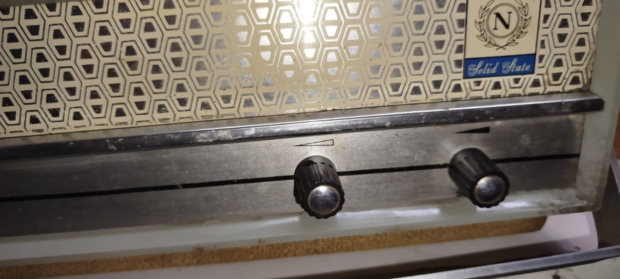 NEVTRON MEXİCO 70  SOLİD STADE CANTA PİLLİ CERYANLI PİKAP UST KAPAK ARKA KISMI CATLAKDIR