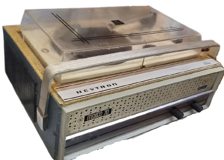 NEVTRON MEXİCO 70  SOLİD STADE CANTA PİLLİ CERYANLI PİKAP UST KAPAK ARKA KISMI CATLAKDIR