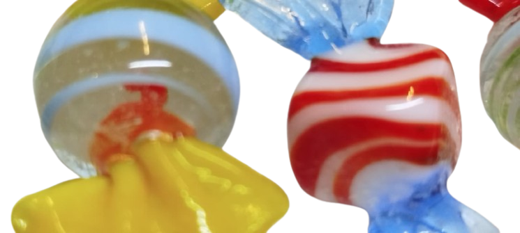 İTALYANIN VENEDİK'E BAĞLI MURANO ADASI'NDA ÜRETİLEN EL YAPIM RENKLİ SEKERLER 12 ADET KARISIK RENKDE