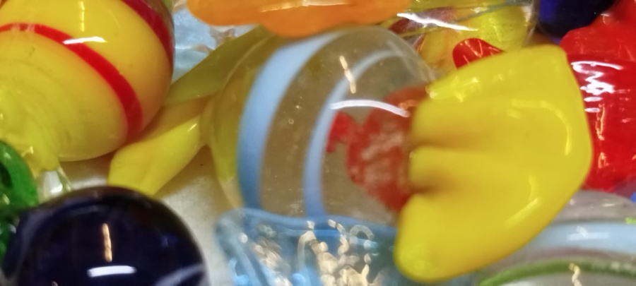 İTALYANIN VENEDİK'E BAĞLI MURANO ADASI'NDA ÜRETİLEN EL YAPIM RENKLİ SEKERLER 12 ADET KARISIK RENKDE