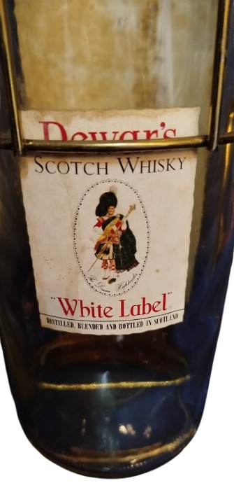 1960 1970 DÖNEMİ ORİJİNAL DEWAR’S WHITE LABEL 5 LİTRE BOS DEV CAM ŞİŞE METAL SALINCAKLI AYAK KARTON KUTUSU İLE