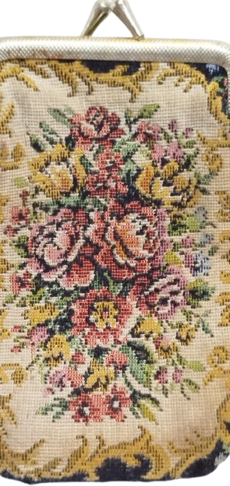 1950-60 DÖNEMİ EL İŞİ GOBLEN SİGARA ÇANTASI - PİRİNÇ KLİPSLİ BAYAN AKSESUARI - MÜCEVHER GİBİ