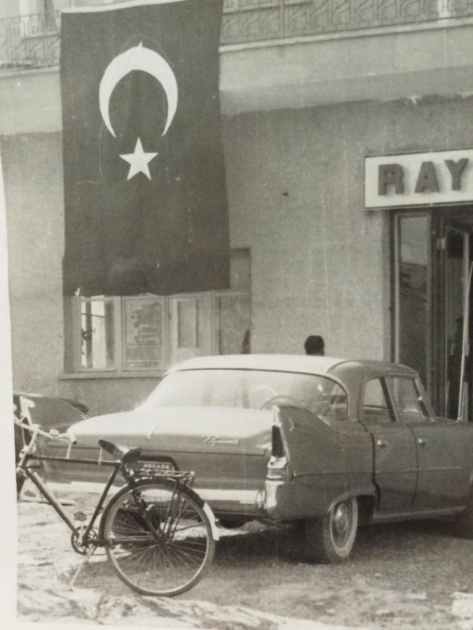 1960 RAYBANK T.A.Ş. GÜLVEREN SİTELER ŞUBE BİNASI ORİJİNAL SİYAH BEYAZ FOTOĞRAF (ANKARA EKONOMİ TARİHİ)