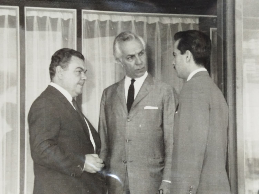 RAYBANK  T.A.S  GULVEREN SİTELER SUBE  BİNASI SİYAH BEYAZ  ORJINAL FOTOGRAF