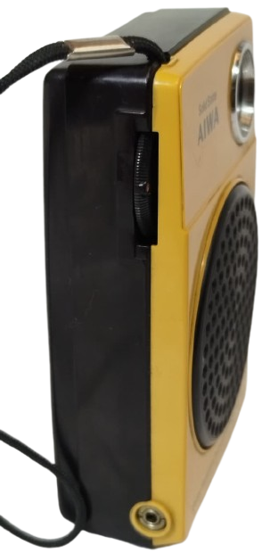 1975 ORİJİNAL AIWA AR 777 SOLID STATE CEP RADYOSU KREM KASA  SUPER SENSITIVE POCKET RADIO 