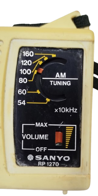 1980 ORİJİNAL SANYO RP 1270 POCKET RADIO - KREM KASA - JAPON MALI - ÇALIŞIR DURUMDA KOLEKSİYONLUK