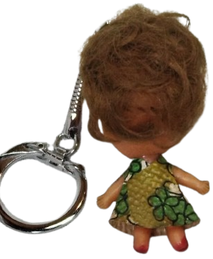 1970 ELBİSELİ VE SAÇLI KIZ BEBEK ANAHTARLIK 