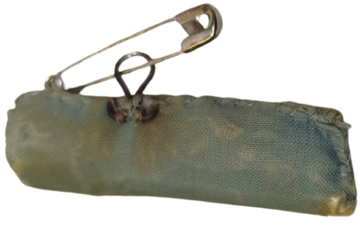 1940-50 DÖNEMİ ORİJİNAL EL YAPIMI MUSKA NAZARLIK ÇENGELLİ İĞNELİ  80 YILLIK TILSIM