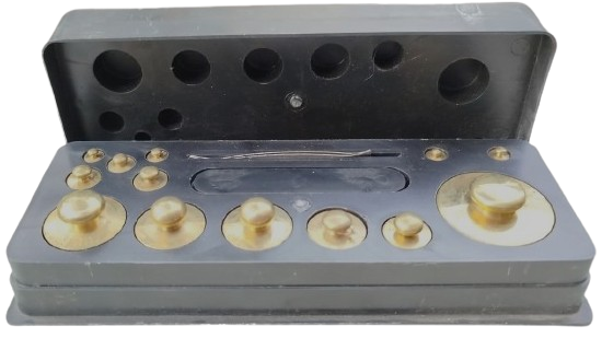 1960-70 ORİJİNAL DAYM 1 KĞ PİRİNÇ AĞIRLIK TAKIMI - 22 PARÇA - SİYAH MİKA KUTUSUNDA KURUYEMİS - BAHARAT - MÜCEVHERCİ & ECZACI TİPİ