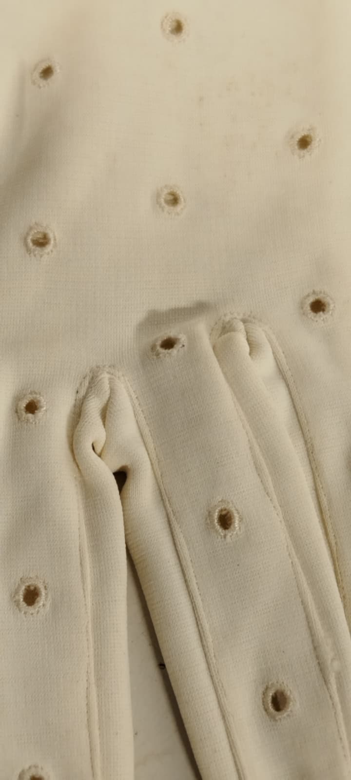 1950 LER  VINTAGE BAYAN AKŞAM FORMAL ELDİVEN KLASİK KREM BEYAZ RENKLİ, KISA BİLEK BOYU 