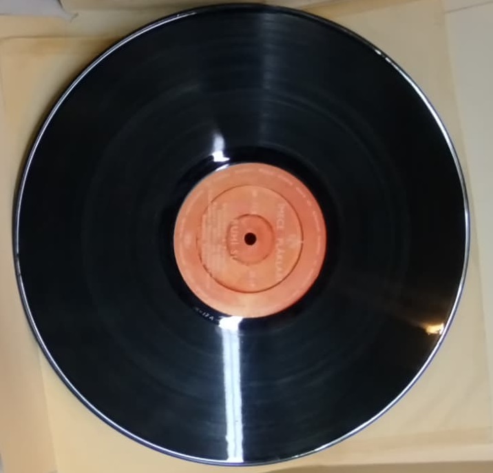 RUHİ SU -SEFERBERLİK TÜRKÜLERİ VE KUVAYİ MİLLİYE DESTANI LP 33 LÜK PLAK (1971 /  ORJINAL BASKI İMECE PLAK)