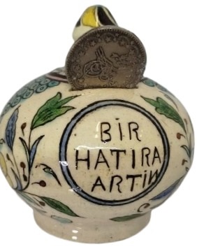 1930 OSMANLI ERMENİ USTA HACI MİNYAS EL YAPIM KUTAHYA  CİNİ KUMBARA  BİR HATIRA ARTİN