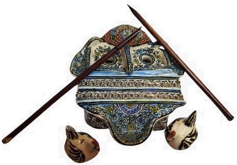 1930 KUTAHYA CİNİ TAMAMI ERMENİ USTA EL  HACI MİNYAS YAPIM EL BOYAMA KUSLU HOKKA TAKIMI