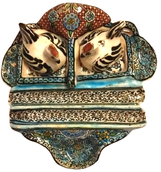 1930 KUTAHYA CİNİ TAMAMI ERMENİ USTA EL  HACI MİNYAS YAPIM EL BOYAMA KUSLU HOKKA TAKIMI