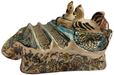 1930 KUTAHYA CİNİ TAMAMI ERMENİ USTA EL  HACI MİNYAS YAPIM EL BOYAMA KUSLU HOKKA TAKIMI