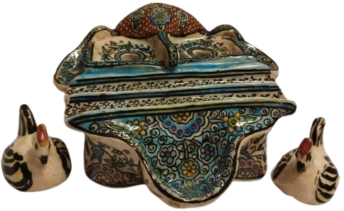 1930 KUTAHYA CİNİ TAMAMI ERMENİ USTA EL  HACI MİNYAS YAPIM EL BOYAMA KUSLU HOKKA TAKIMI