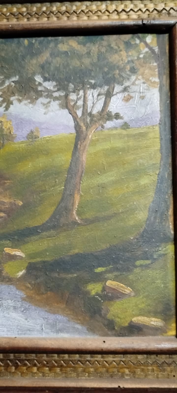 1929 H FİKRİ İMZALI, EL OYMA ÇERÇEVELİ, DOKULU YAĞLI BOYA AKARSU MANZARASI TABLO  KOLEKSİYONLUK SANAT ESERİ)