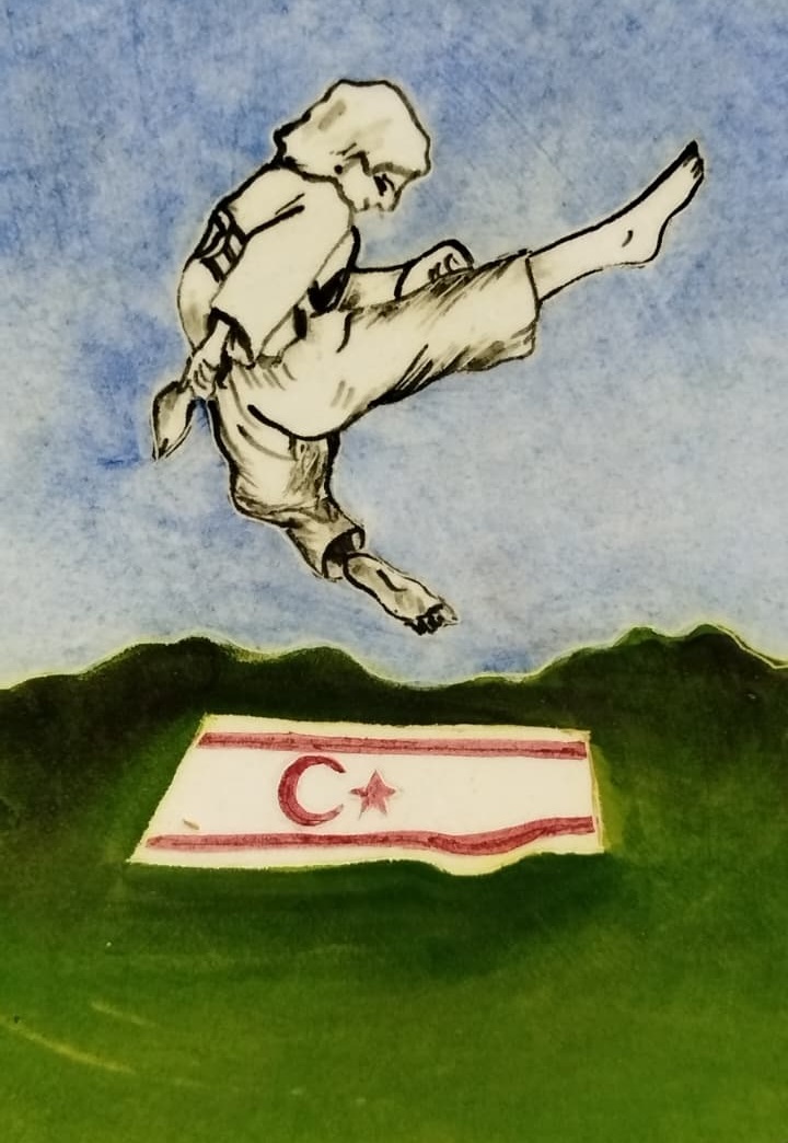 1989 KIBRIS 5. ULUSLARARASI TAEKWONDO ŞAMPİYONASI TABAĞI SERAMİK TAMAMEN EL CİZİM BOYAMA YAPIM