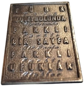 TURK VELEYBOLUNDA FARKLI BİR SAYFAFARKLI UFUKLAR GUMUS MADALYA TURK VELEYBOLUNDA FARKLI BİR SAYFAFARKLI UFUKLAR GUMUS MADALYA DİKDORGEN FORMDA MEDAL