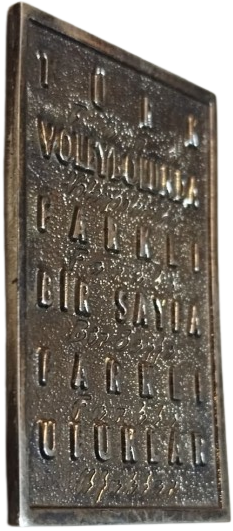 TURK VELEYBOLUNDA FARKLI BİR SAYFAFARKLI UFUKLAR GUMUS MADALYA TURK VELEYBOLUNDA FARKLI BİR SAYFAFARKLI UFUKLAR GUMUS MADALYA DİKDORGEN FORMDA MEDAL