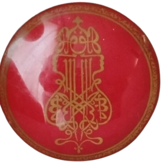 MEVLEVİ TEKKE  MUSENNA YA HAZRETI MEVLANA HAT SANATI EL ISLEMELI KIRMIZI ZEMİN UZERİ ALTIN İS BOMBELİ AKRİLİK DEKORATIF DUVAR OBJE