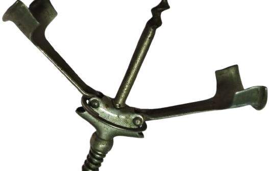 1950 ANTİKA AHŞAP SAPLI ÇİFT KANATLI MEKANİZMALI METAL ŞARAP MANTAR AÇACAĞI TİPİ KORKULUKLU TİRBUŞON