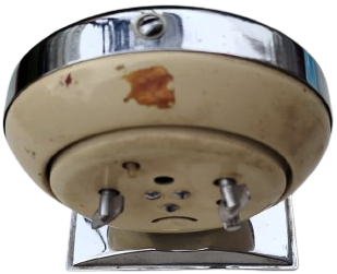 1970 NOSTALJİ KURMALI MASA SAATİ YEMLENEN HAREKETLİ TAVUK ALARM SORUNSUZ DAKIK