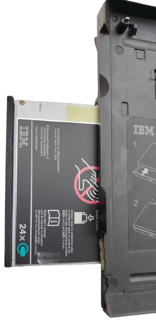 NOSTALJIK IBM THINKPAD 570 TYPE 2644 LAPTOP VE ULTRABASE DOCKING STATION 1999 ISKOCYA URETIMI KOLEKSIYONLUK OZEL SERI