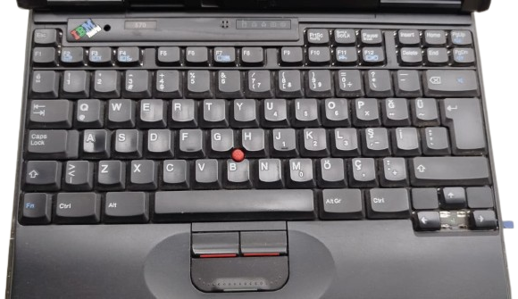 NOSTALJIK IBM THINKPAD 570 TYPE 2644 LAPTOP VE ULTRABASE DOCKING STATION 1999 ISKOCYA URETIMI KOLEKSIYONLUK OZEL SERI