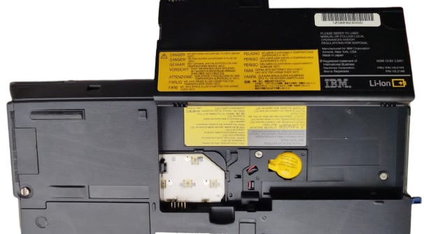 NOSTALJIK IBM THINKPAD 570 TYPE 2644 LAPTOP VE ULTRABASE DOCKING STATION 1999 ISKOCYA URETIMI KOLEKSIYONLUK OZEL SERI