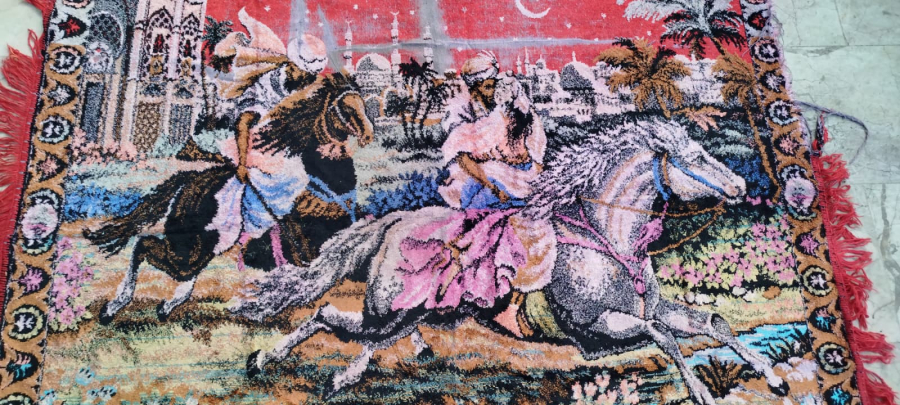 1970 FLOŞ KADİFE EL TEZGAH DOKUMA SARAYDAN KIZ KACIRMA TEMALI BÜYÜK BOY DUVAR HALISI